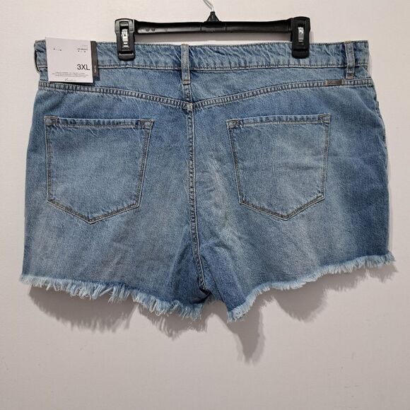 KanCan Denim High-Waisted Distressed Raw Hem Shorts Size 3XL Faded Blue NWT - Picture 15 of 16